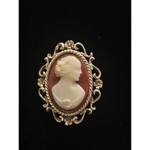Vintage Gold Tone Ornate Border Victorian Lady Cameo Brooch Pin 1.25” x 1”